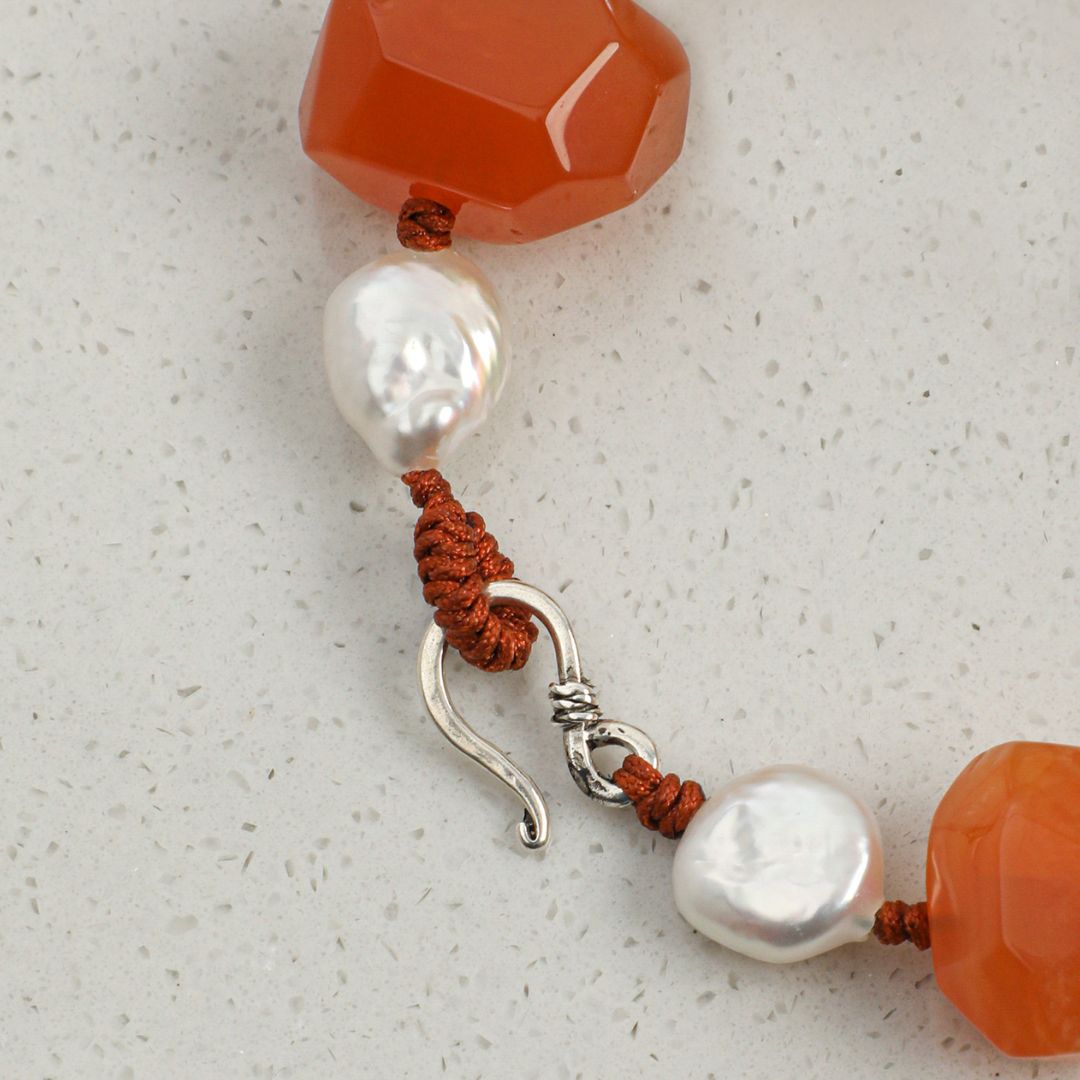Ember Glow — Carnelian & Pearl Bracelet