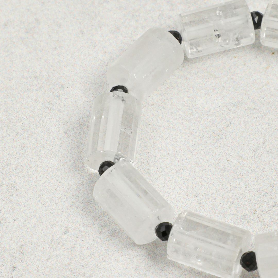 Moonlit Core — Clear Quartz & Baroque Pearl Bracelet