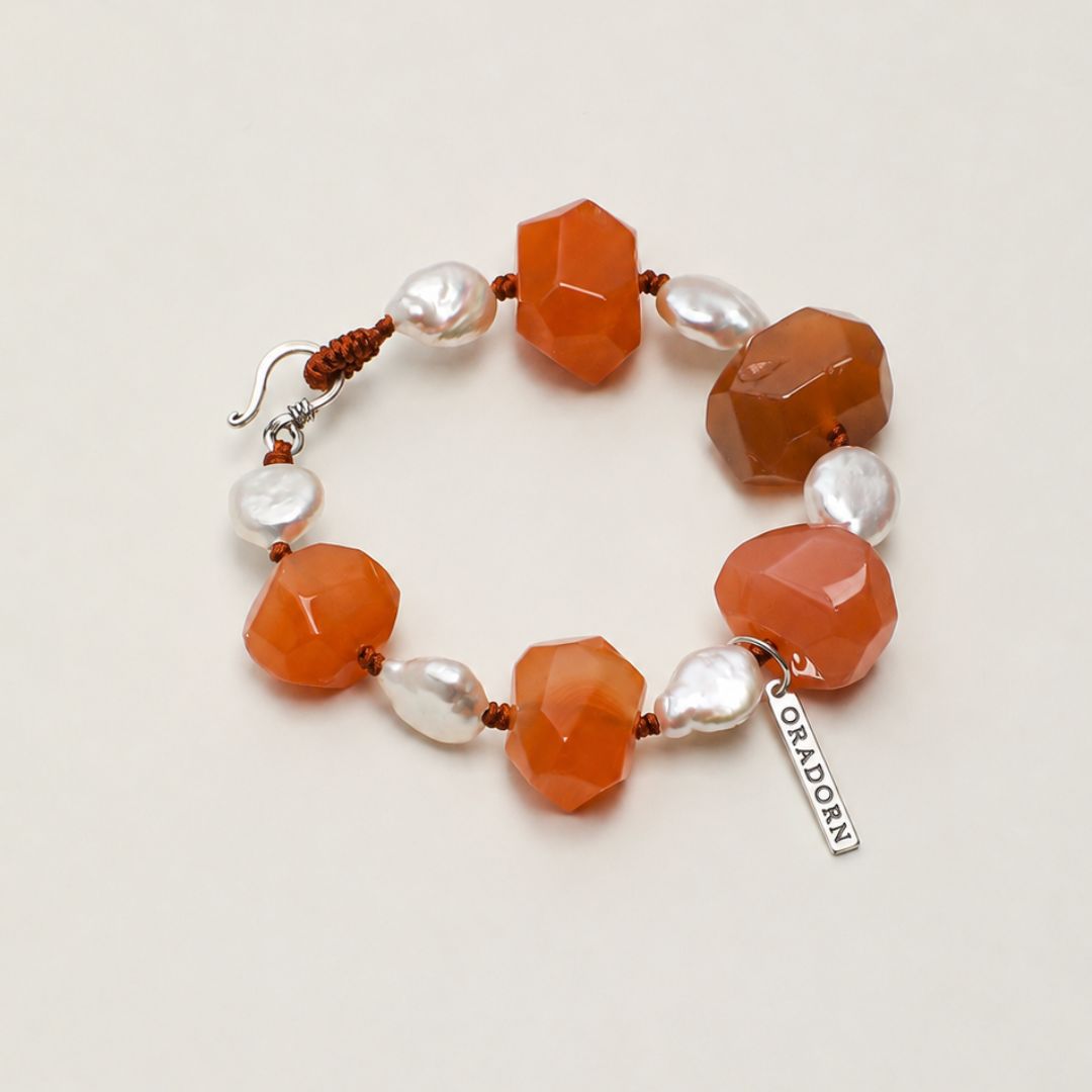Ember Glow — Carnelian & Pearl Bracelet