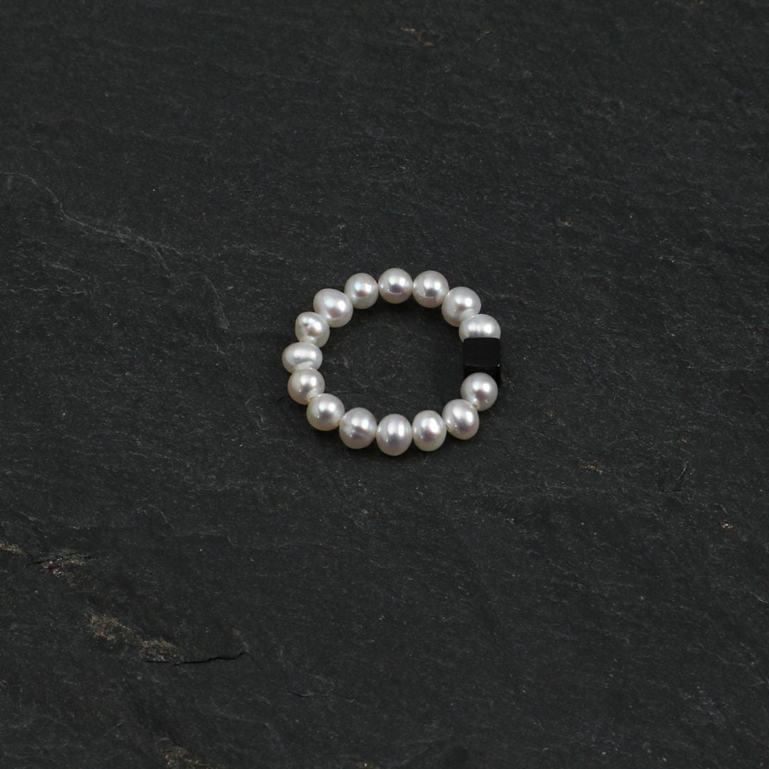 Petit Accent — Pearl & Gemstone Rings
